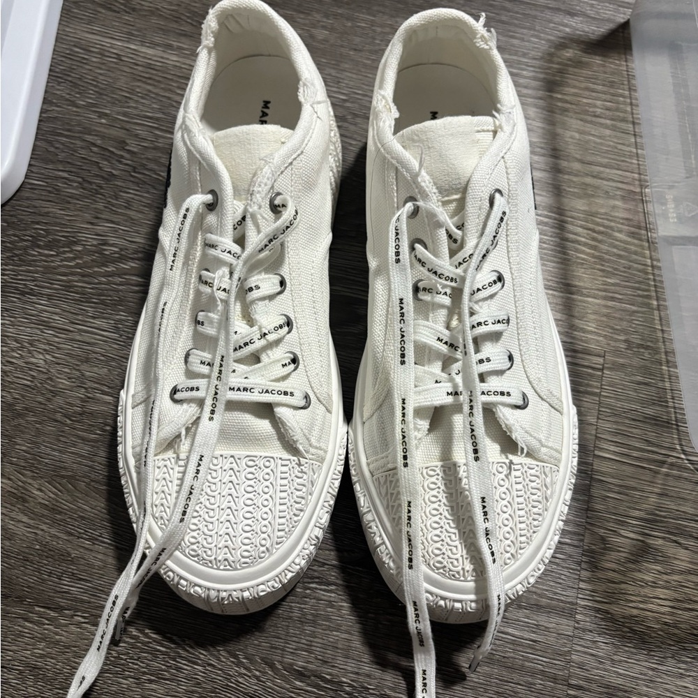 Marc Jacobs Women's Cream Canvas Sneakers